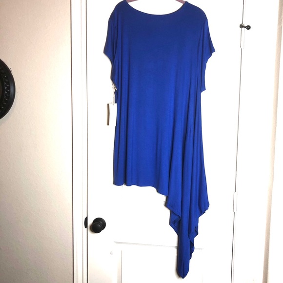 Top/Tee - Picture 2 of 3